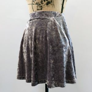 Topshop velvet skirt w/ elastic waistband, pockets